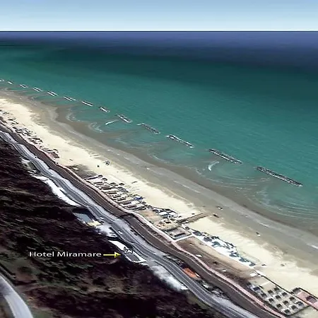 Ristorante Miramare 2* 페자로