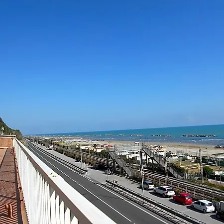 Ξενοδοχείο Ristorante Miramare Πέζαρο